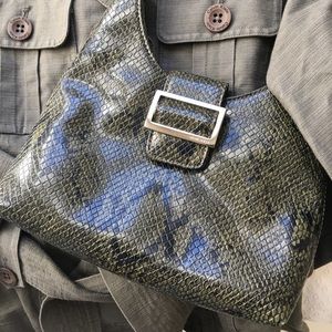 Sleek Nine West bag w/ snake skin embossed print !